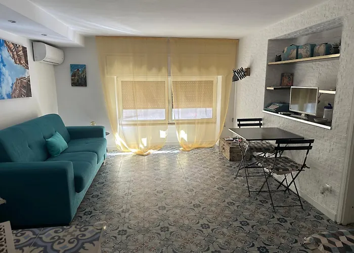 Duba Holiday House